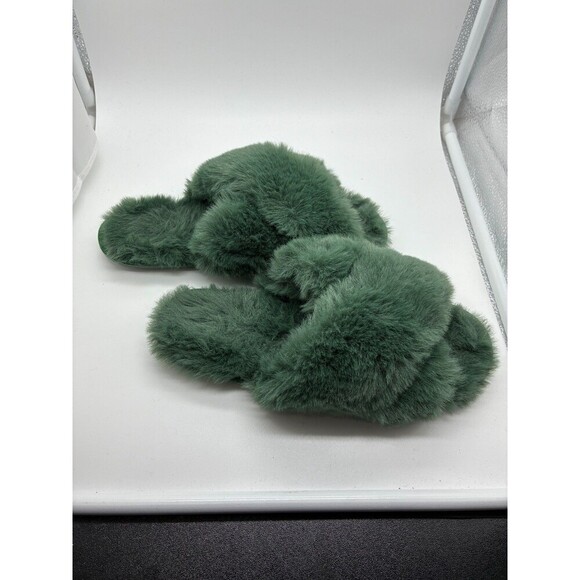 LC Lauren Conrad Green Fuzzy Slippers Women's M (7 - 8) - Picture 2 of 5